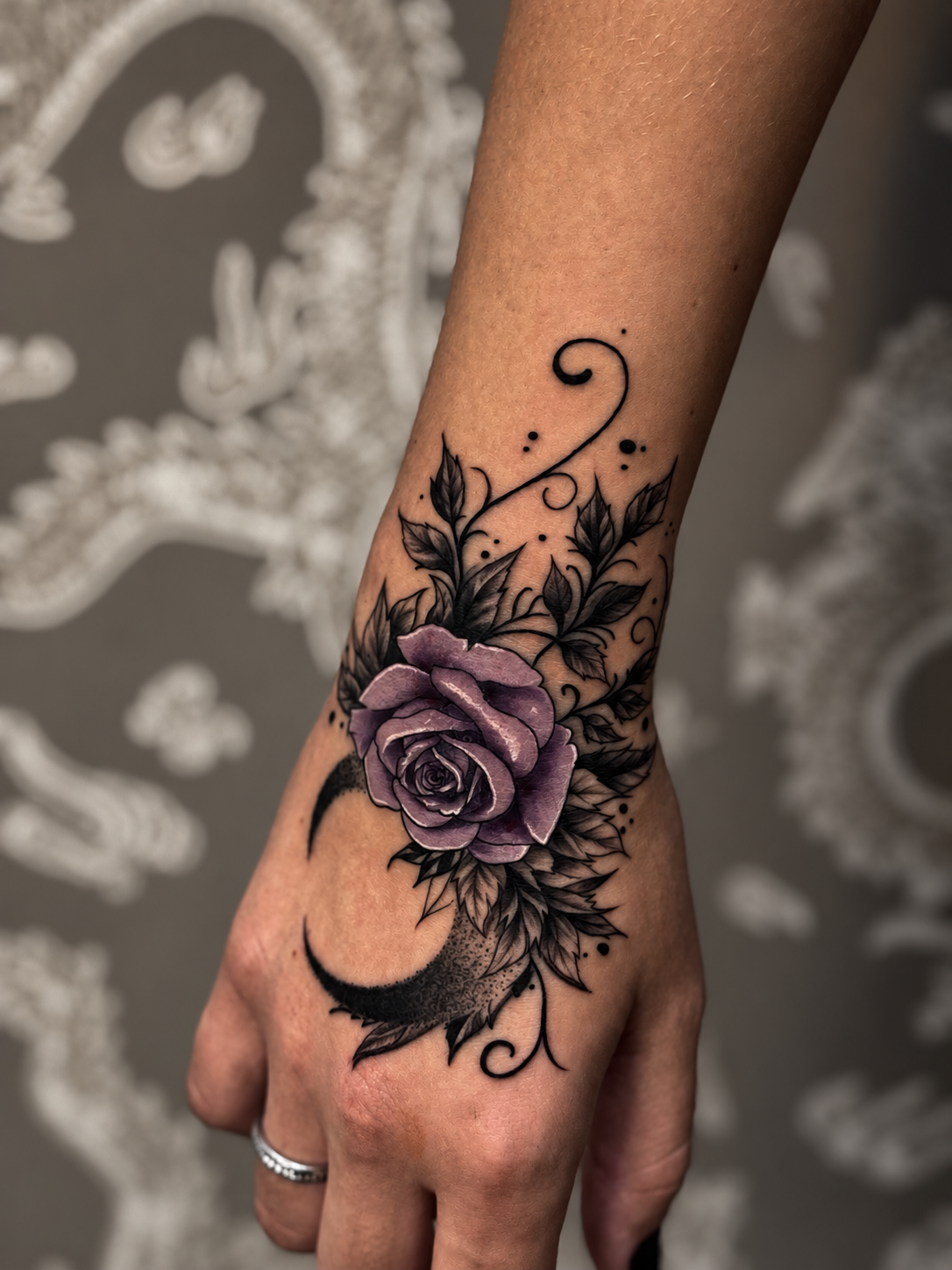 Tatuagem ornamental de rosa