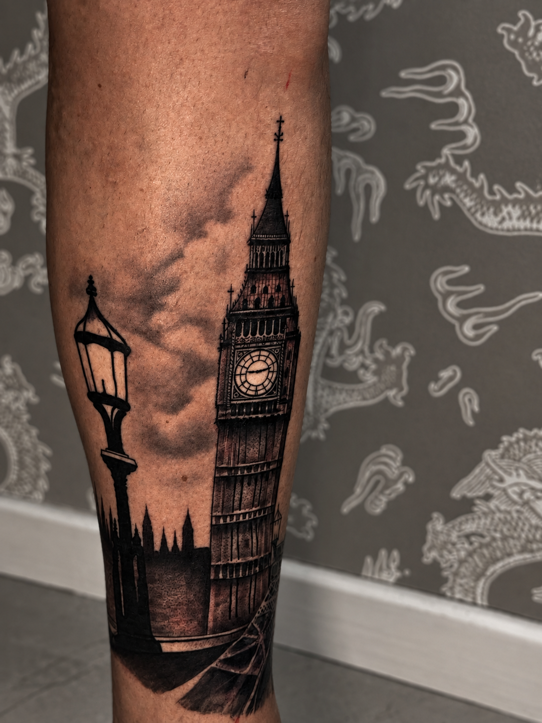 Tatuagem realista do Big Ben