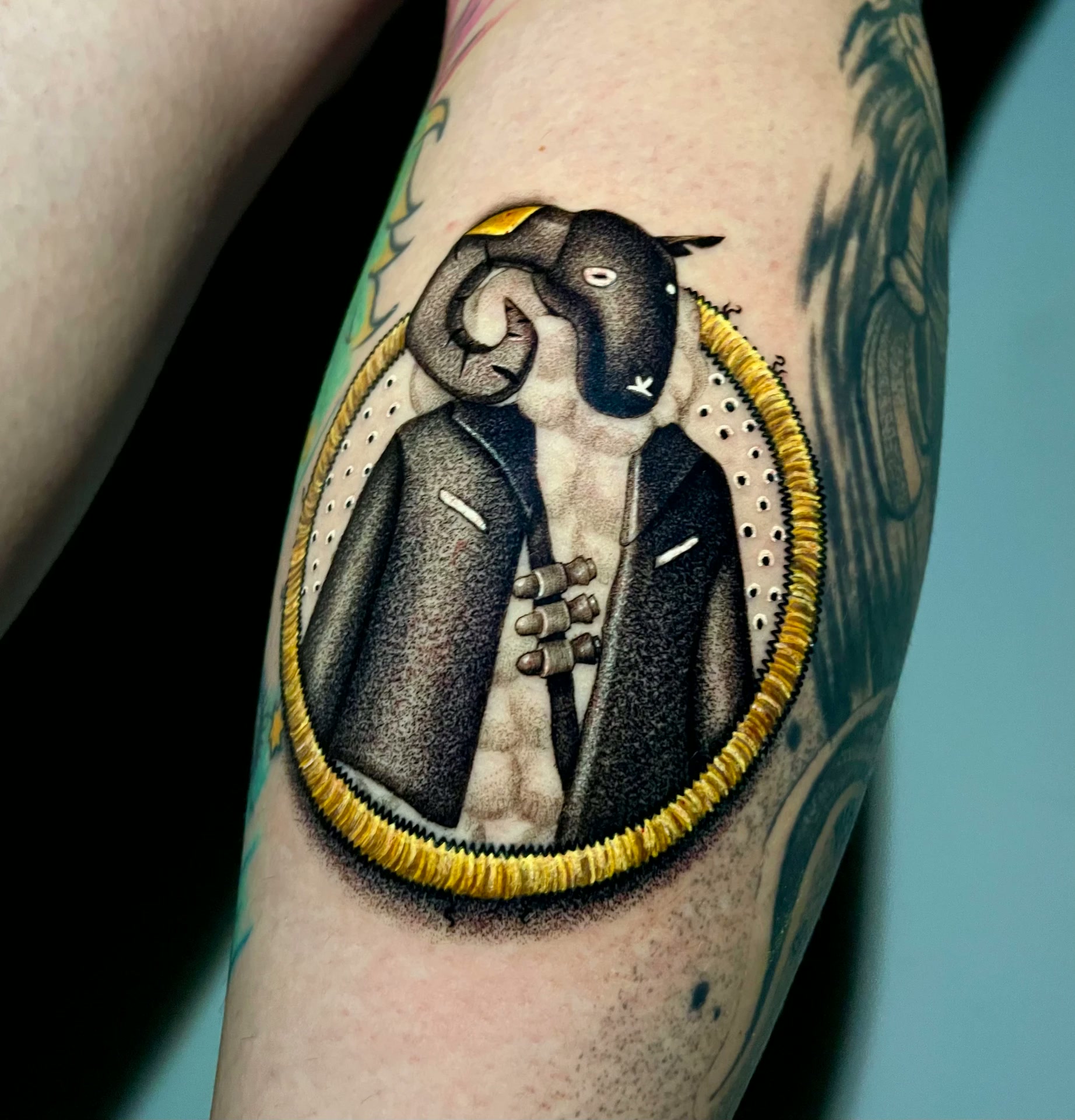 Tatuagem patch colorida de cabra